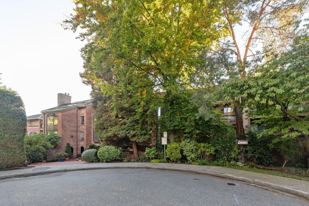 listing image 1105261399050754873