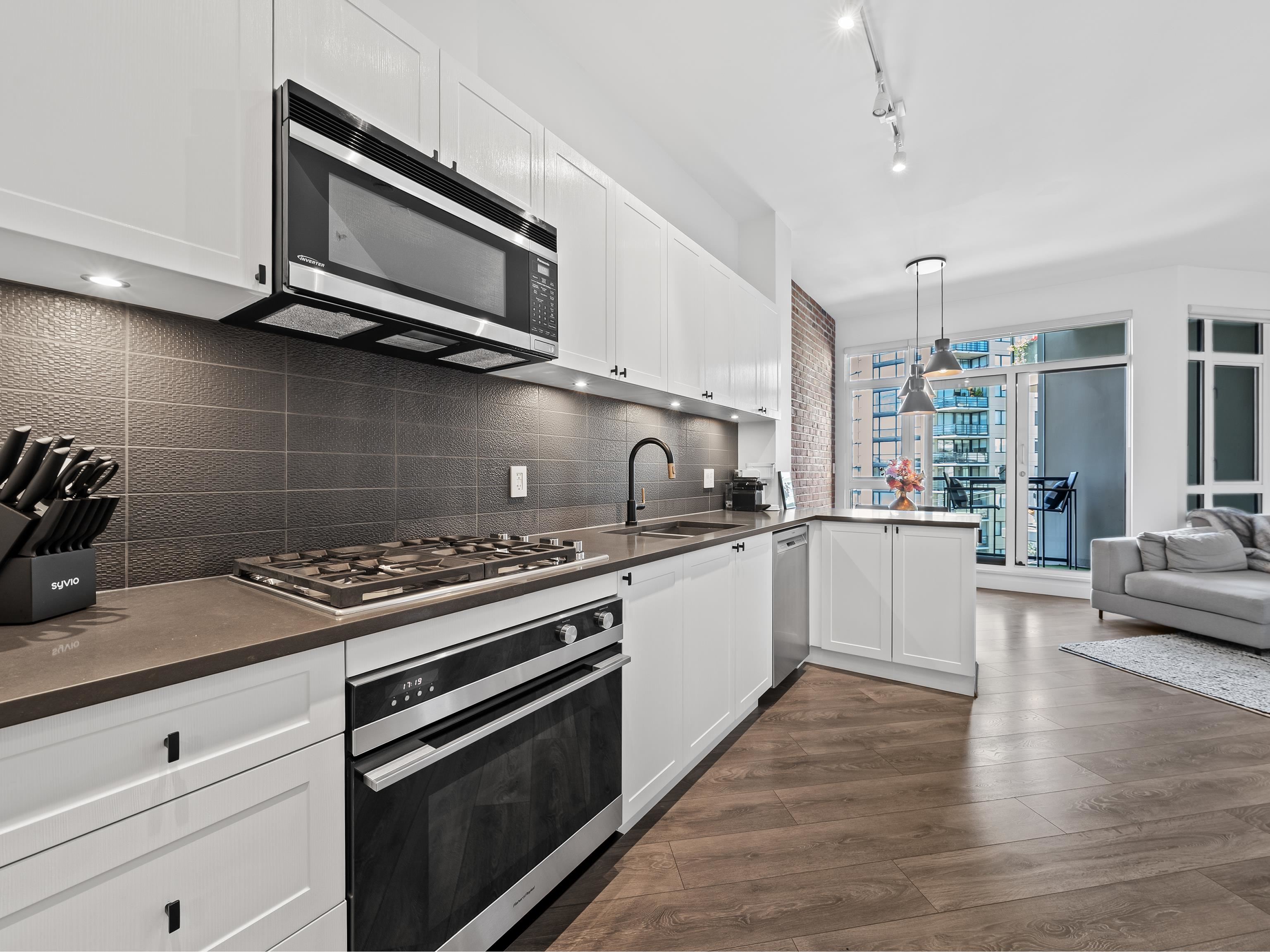 105 W 2nd Street 305