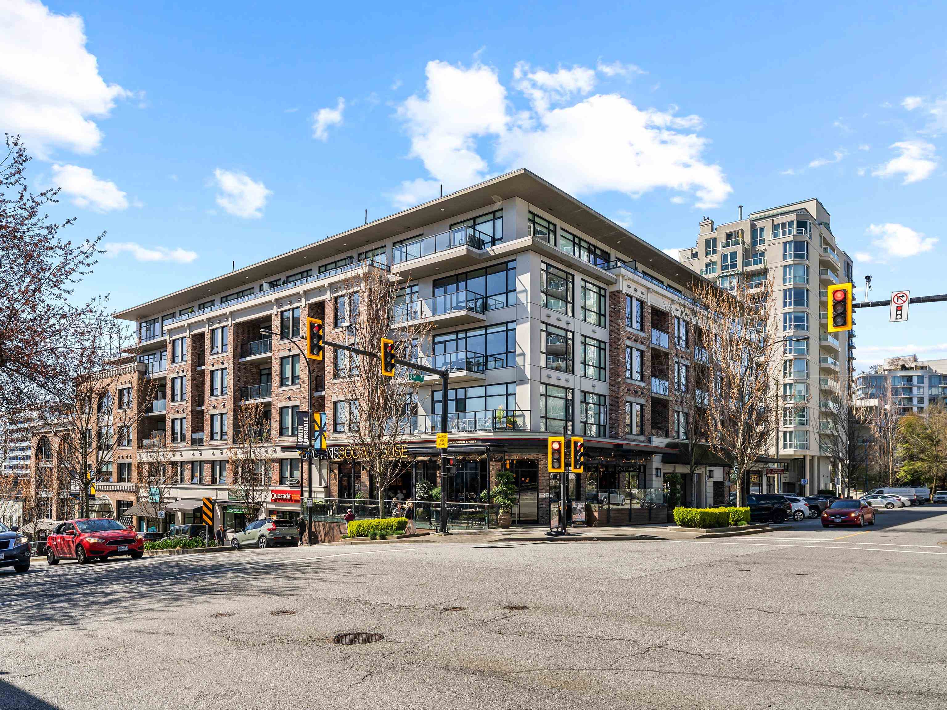 105 W 2nd Street 305