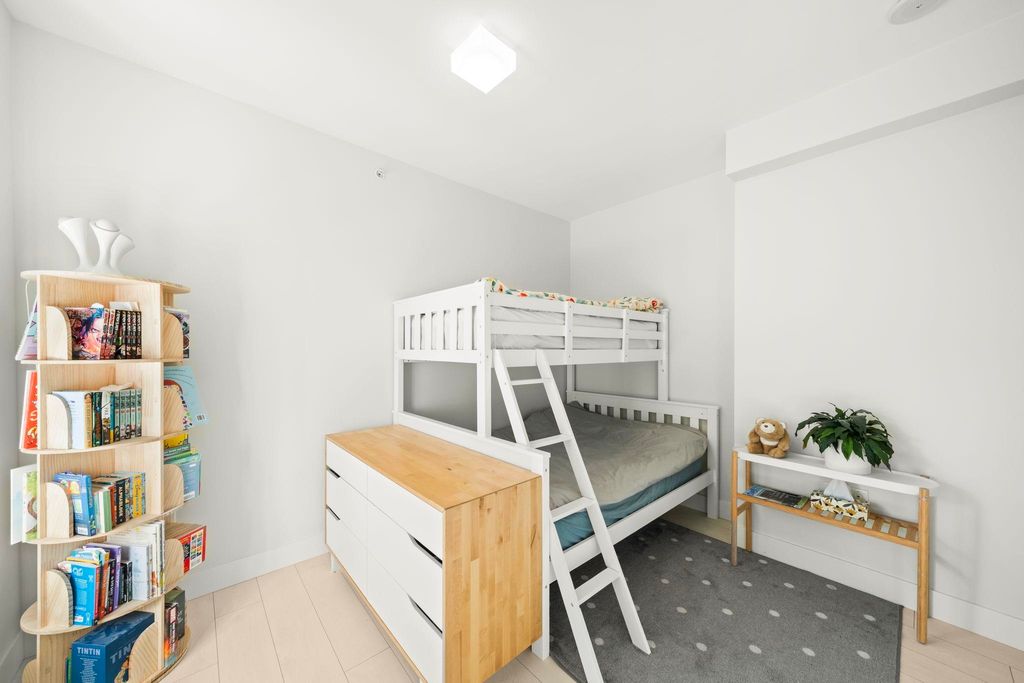 listing image 1103642662799290885