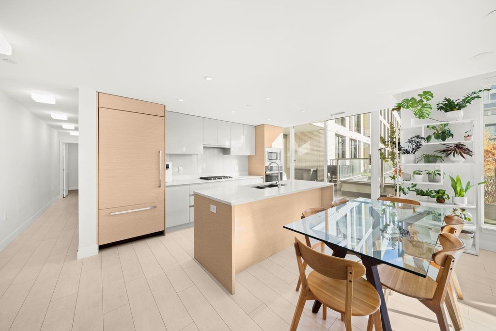 listing image 1102736249069448637