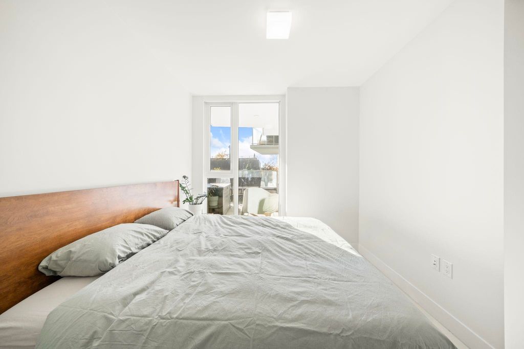 listing image 1109278112812990748