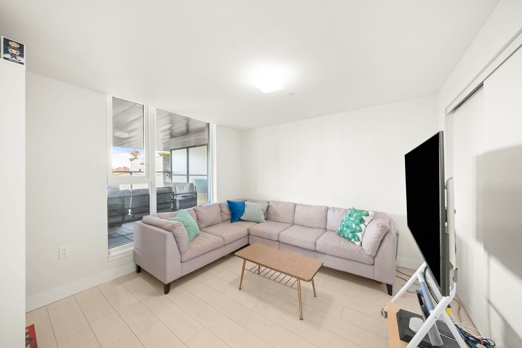 listing image 1101638529240143624