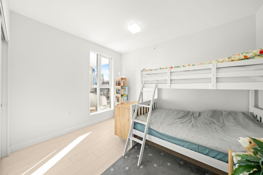 listing image 1105061672160568558