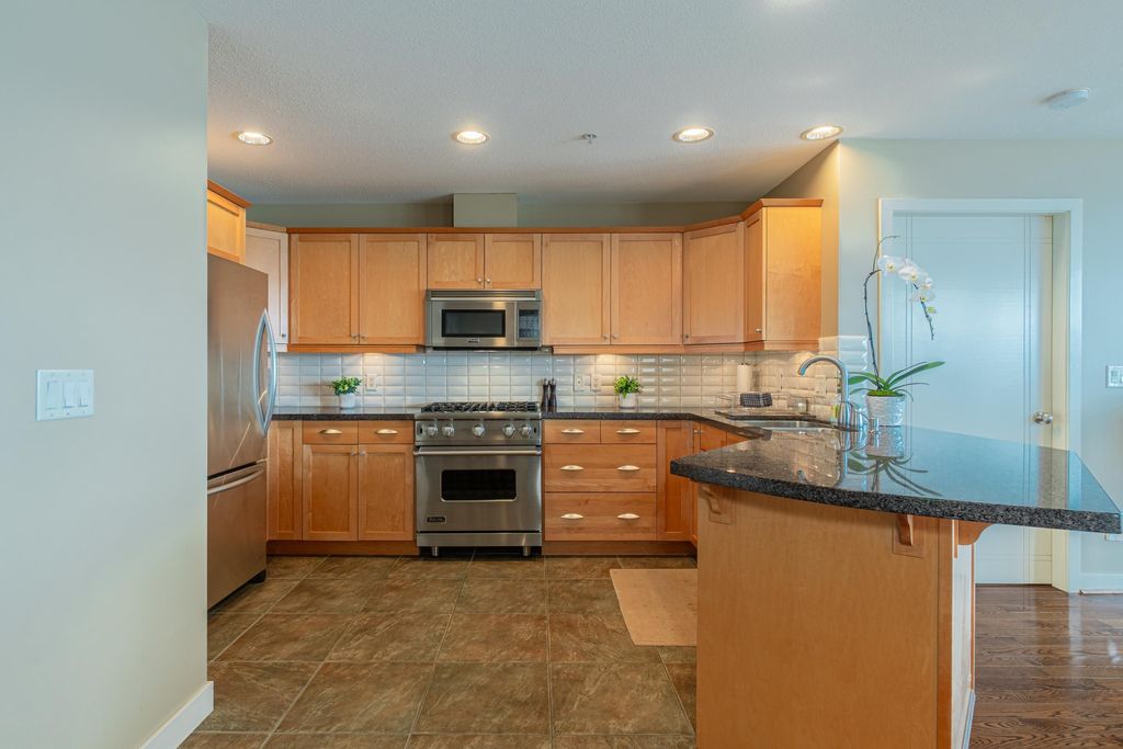 listing image 1108189411025960157