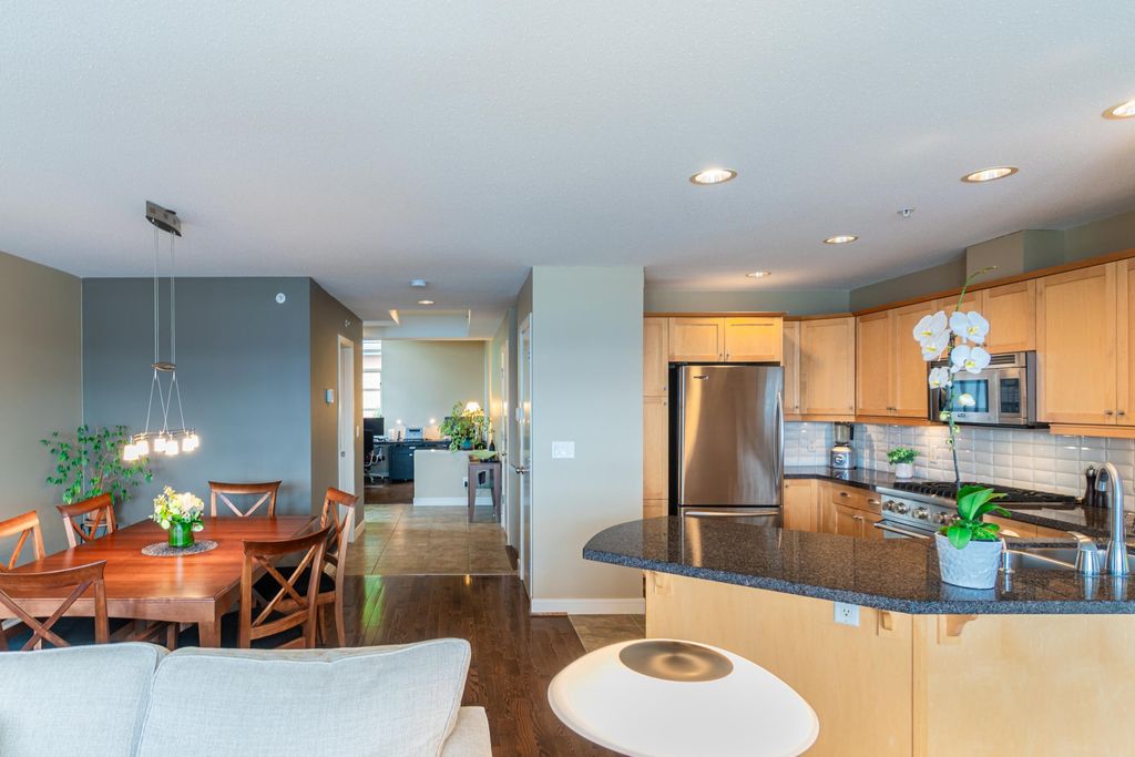 listing image 1109554871305401200
