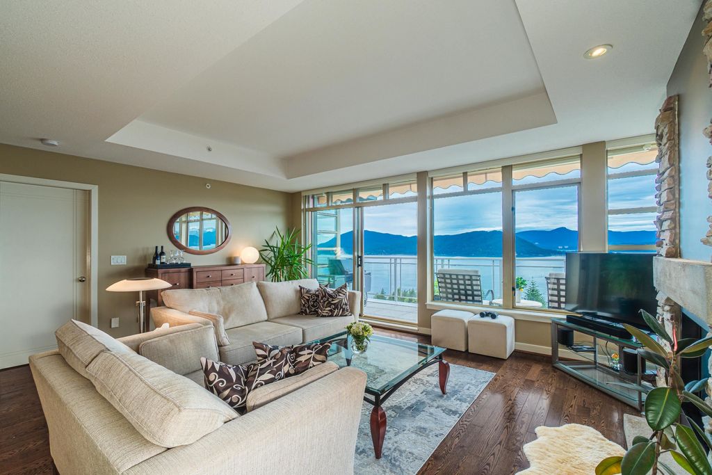 listing image 1105493368024454208