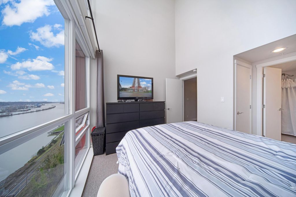 listing image 1105973773561110739