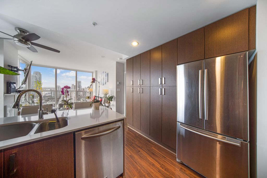 listing image 1109737215085693336
