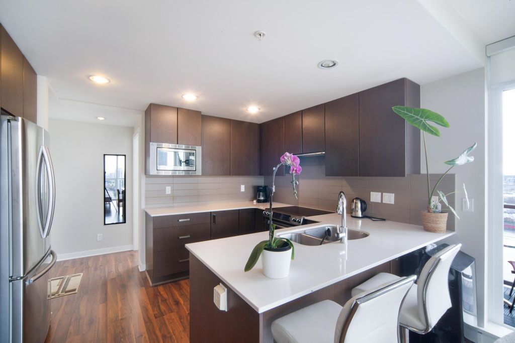 listing image 1107352582822852744