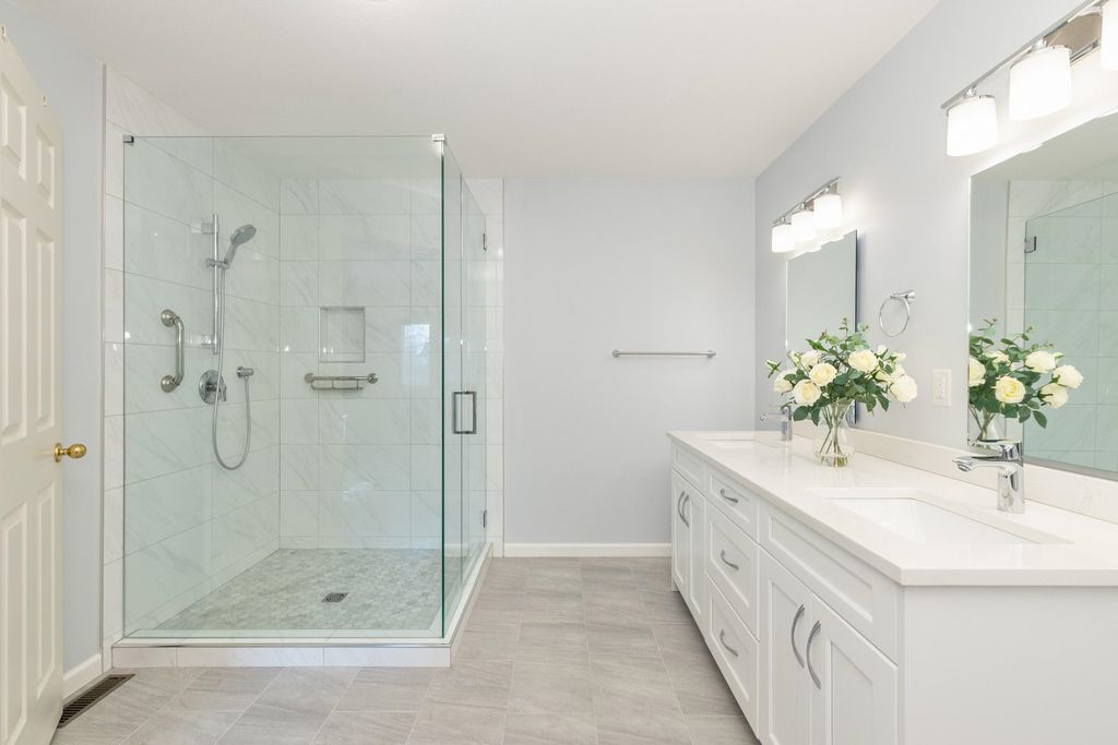 listing image 1101630282159618851