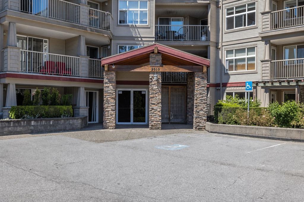 Photo of 2515 Park Drive #104, Abbotsford, BC V2S 0B2 (MLS # R3112736)