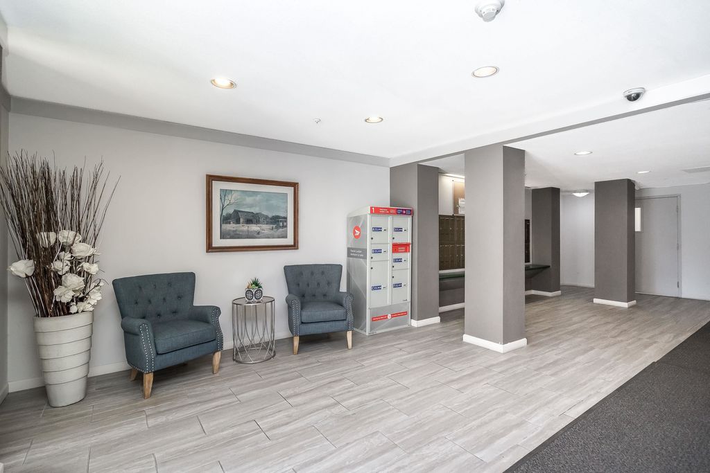 listing image 1103972225620049482