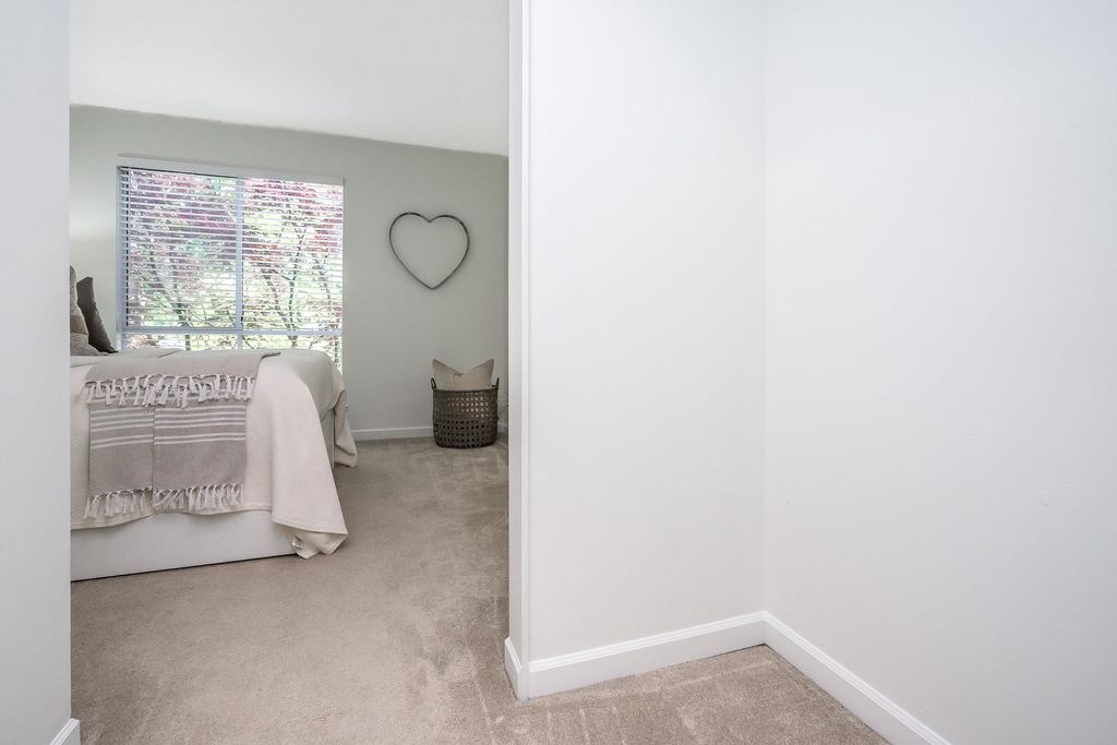 listing image 1109548441102512422