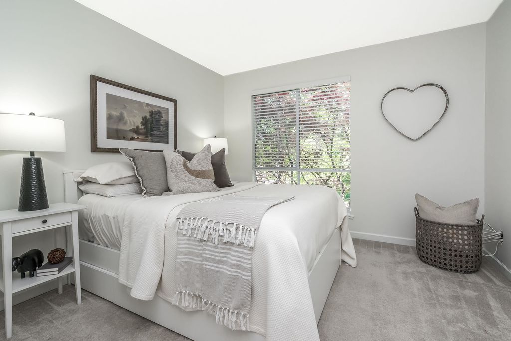 listing image 1108027114649256157