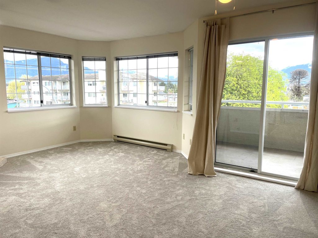 Photo of 46199 Margaret Avenue #305, Chilliwack, BC V2P 2G6 (MLS # R3112117)