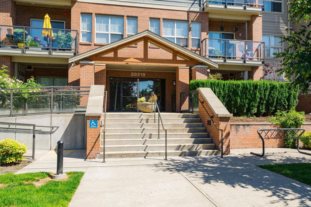 Photo of 20219 54a Avenue #109, Langley, BC V3A 0C7 (MLS # R3143938)