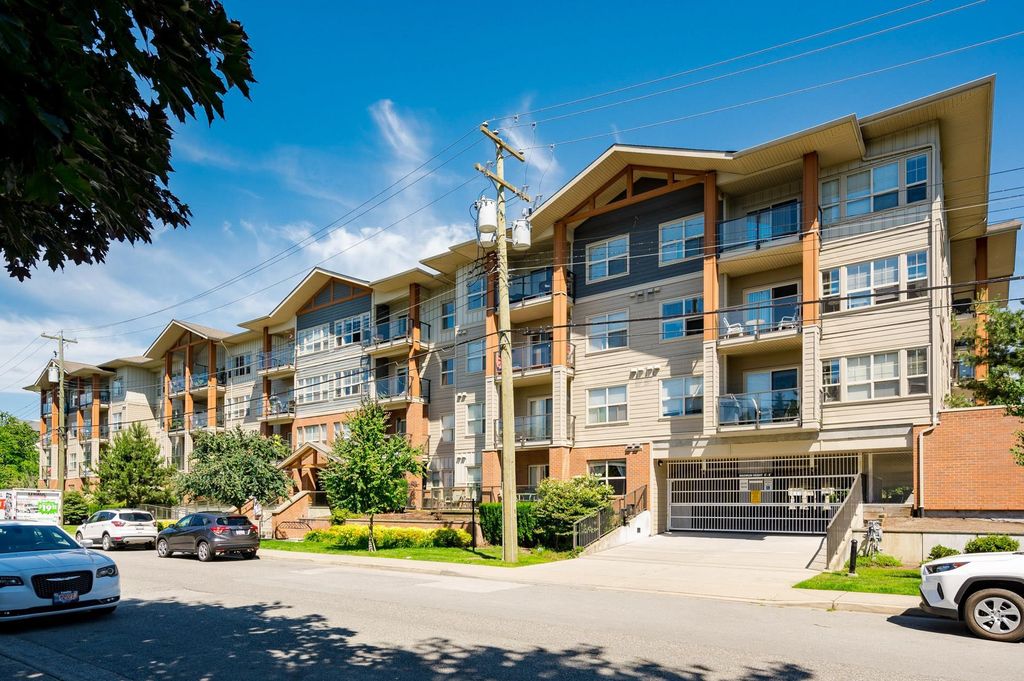Photo of 20219 54a Avenue #109, Langley, BC V3A 0C7 (MLS # R3143938)