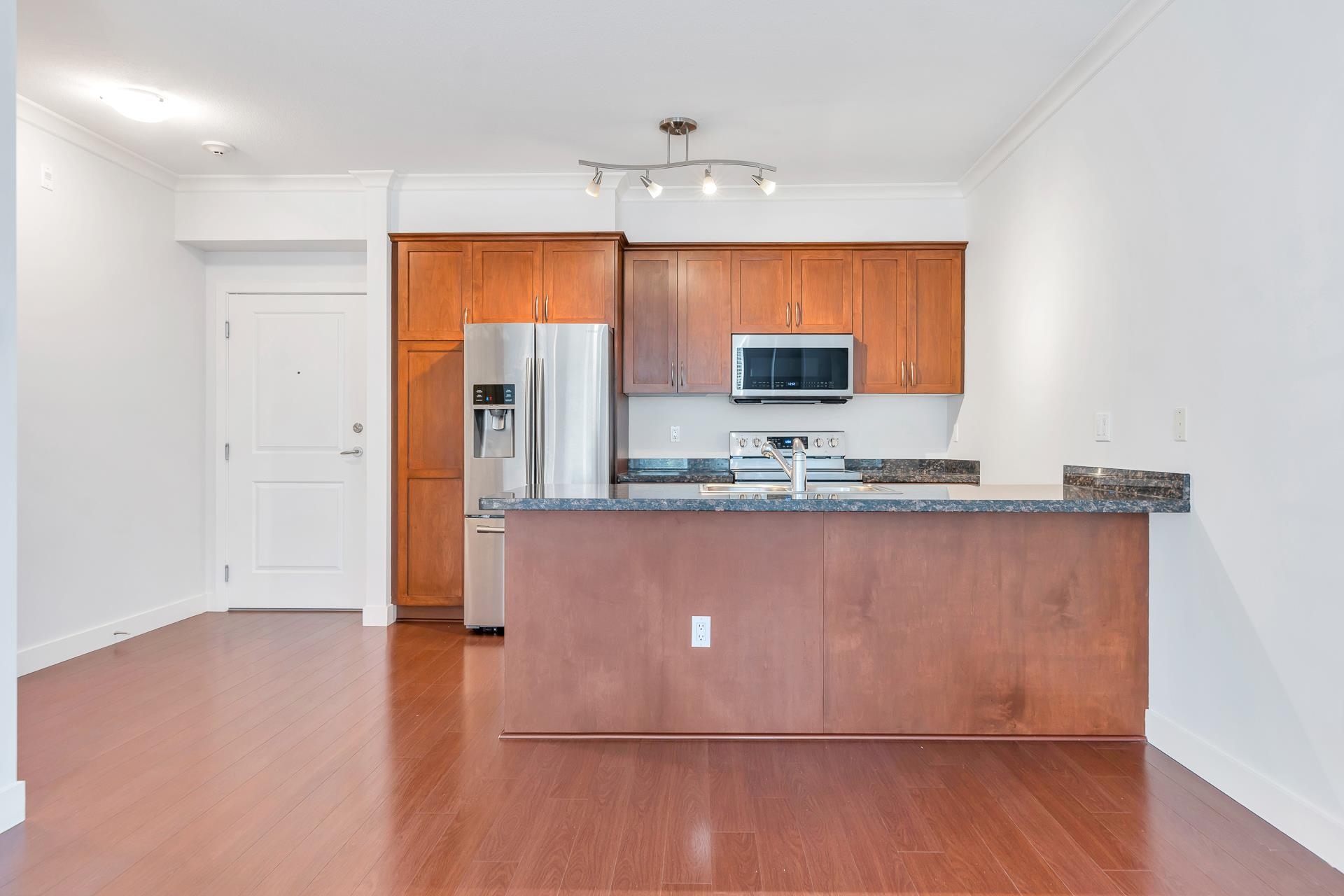 1375 View Crescent 210