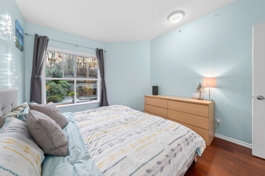 listing image 1104510043093415813