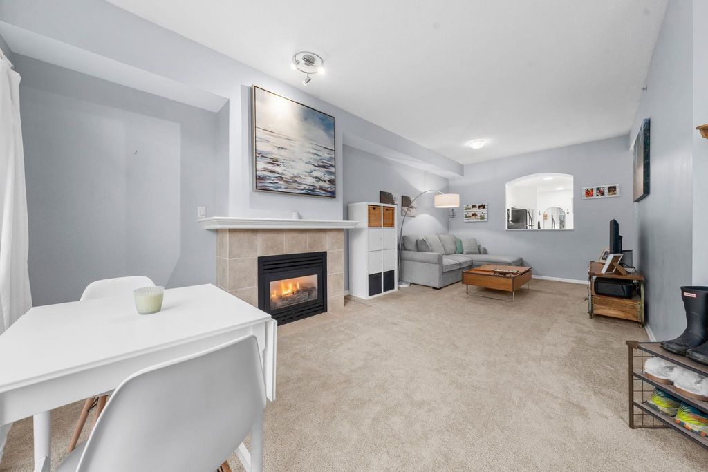 listing image 1104610070729219835