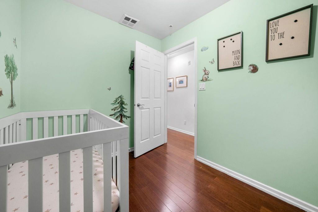 listing image 1105485225522390520