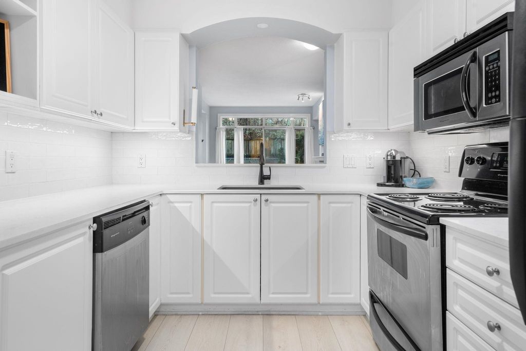 listing image 1103987132625696260