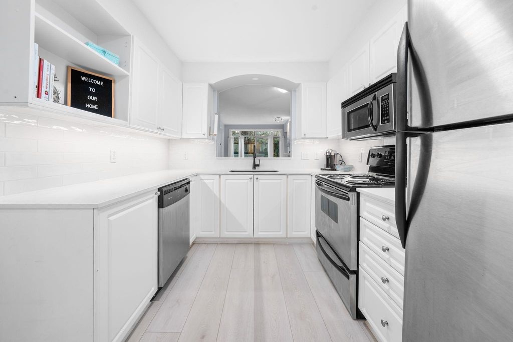 listing image 1105159399222124164