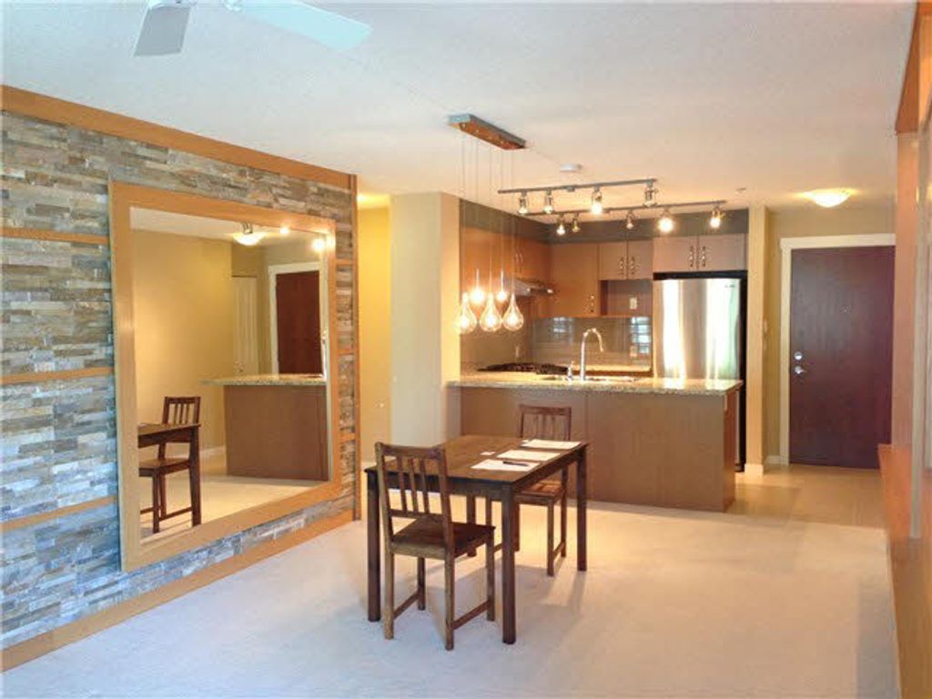 listing image 1102170559365346706