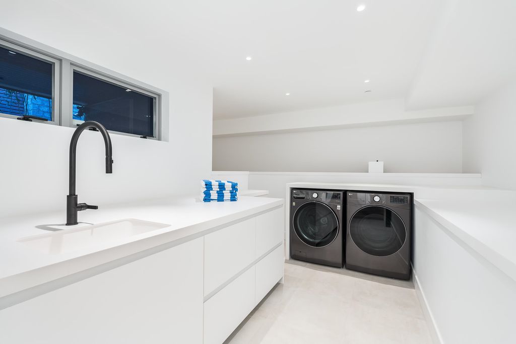 listing image 1104715400690399851