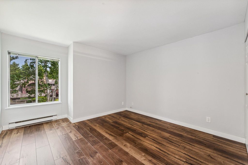 listing image 1100086760664439229