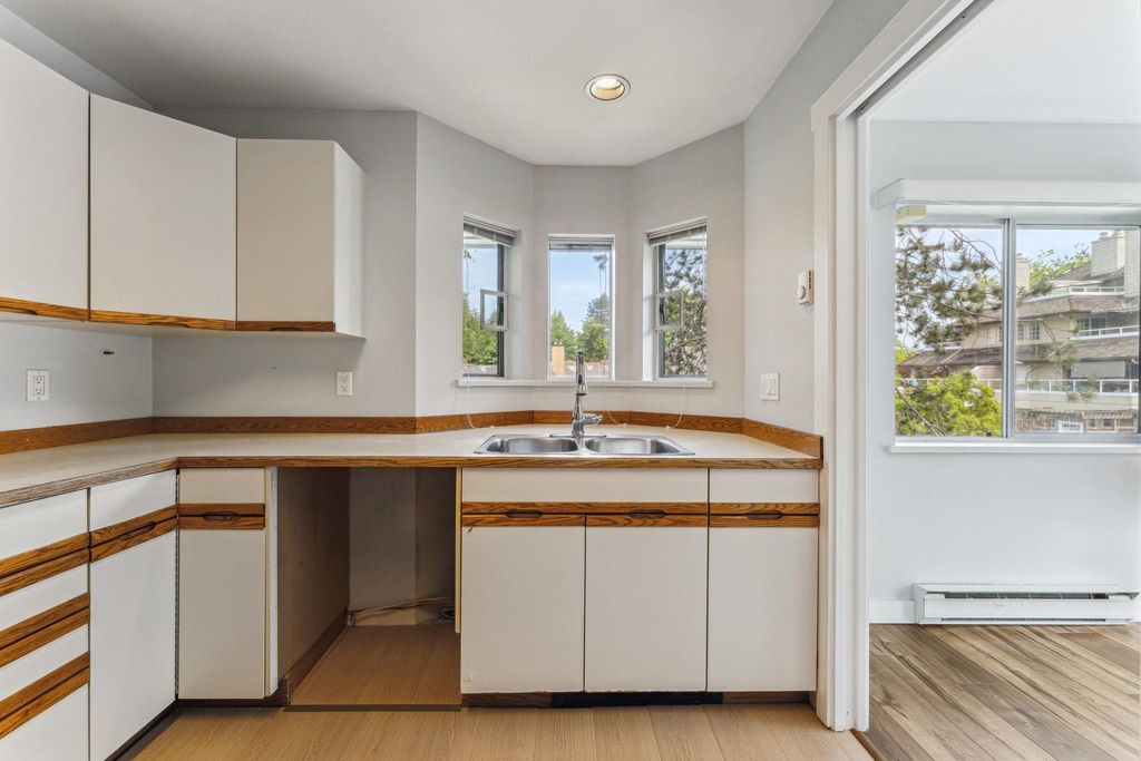listing image 1103794355032852699