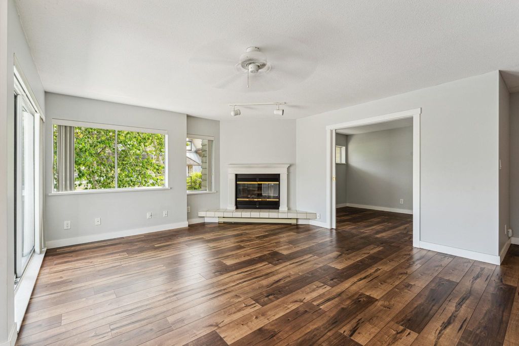 listing image 1103129425861286962