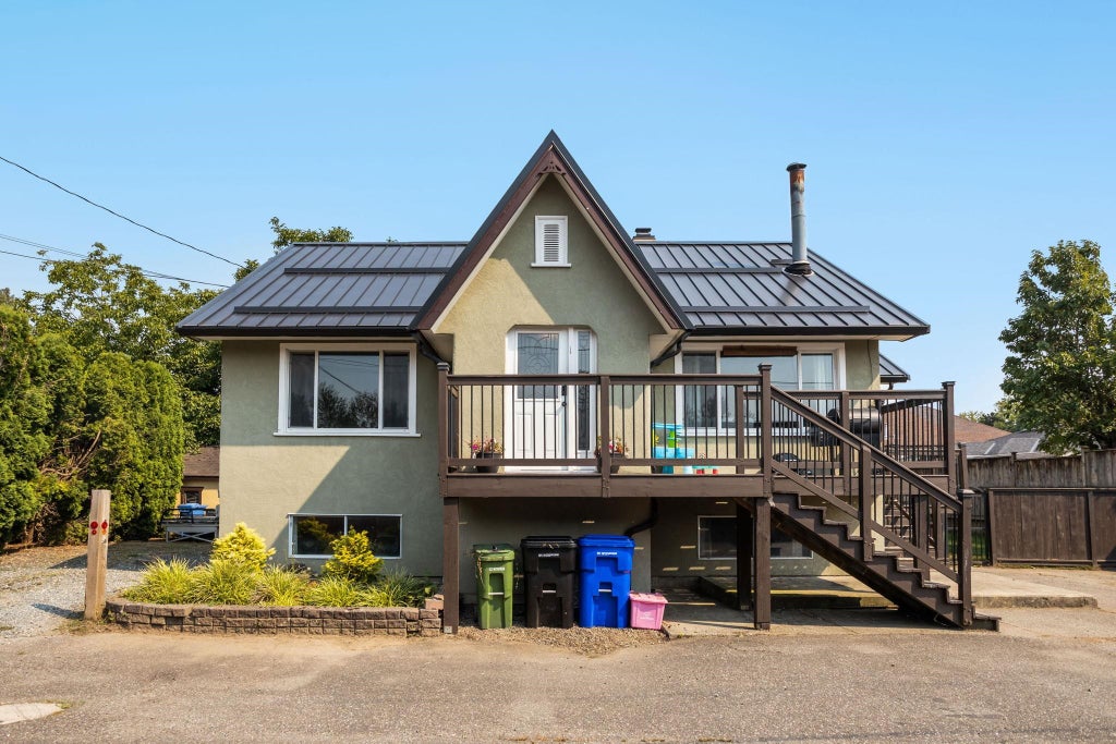 Photo of 46307 Riverside Drive, Chilliwack, BC V2P 3L2 (MLS # R3175258)