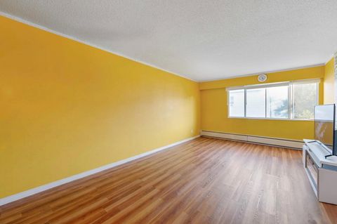 11806 88 Avenue 325 Delta BC V4C 3C5