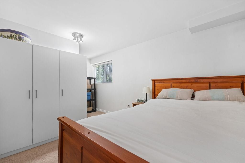 listing image 1108247387342885705