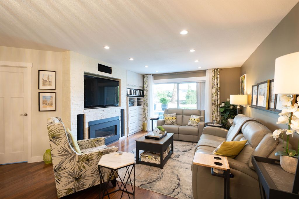 Photo of 11601 227 Street #113, Maple Ridge, BC V2X 0J7 (MLS # R3109456)