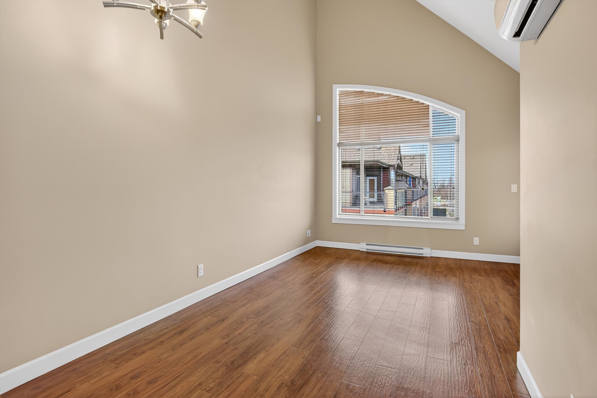 8288 207a Street 581