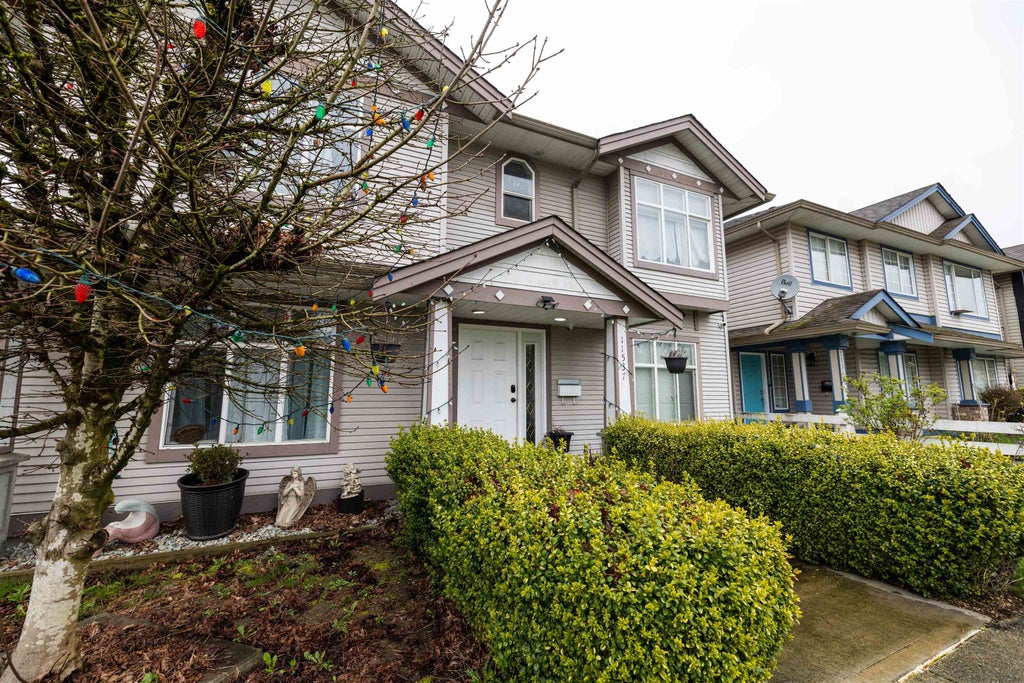 Photo of 11537 240 Street, Maple Ridge, BC V2W 1A3 (MLS # R3164492)
