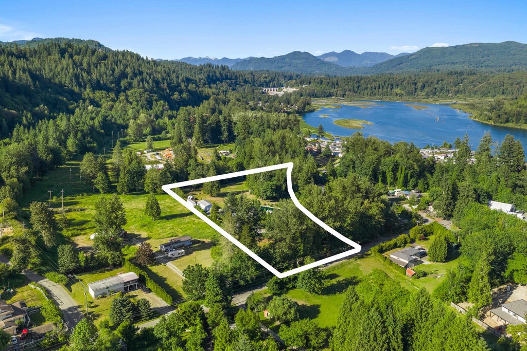 Photo of 28675 98 Avenue, Maple Ridge, BC V2W 1K9 (MLS # R3138351)