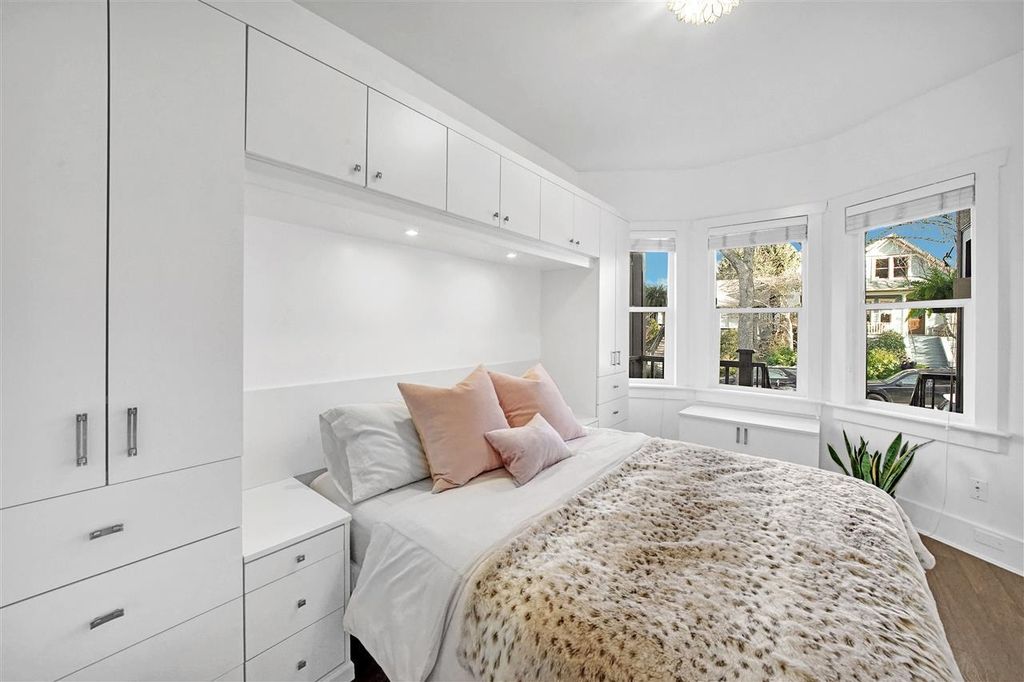 listing image 1102114163454607314