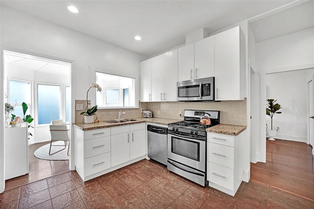 listing image 1105553267164173827