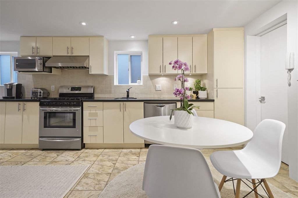 listing image 1106407653650472040