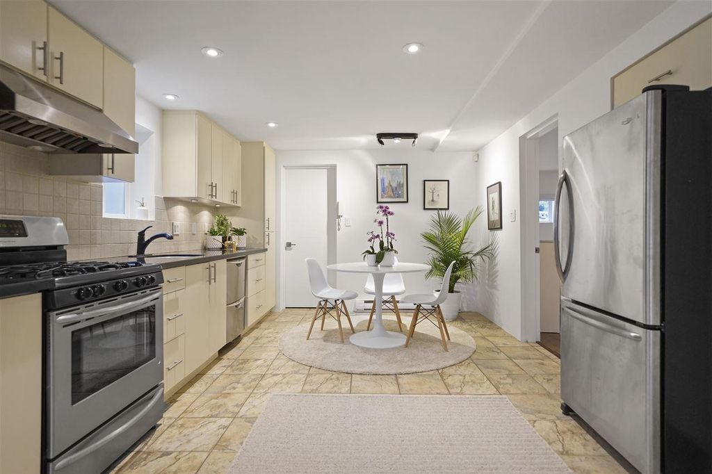 listing image 1108764197234821221