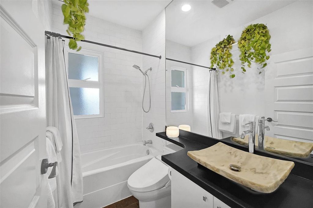 listing image 1109627281131924076