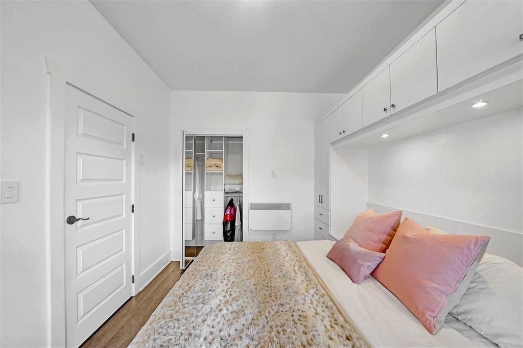 listing image 1103004701742244607