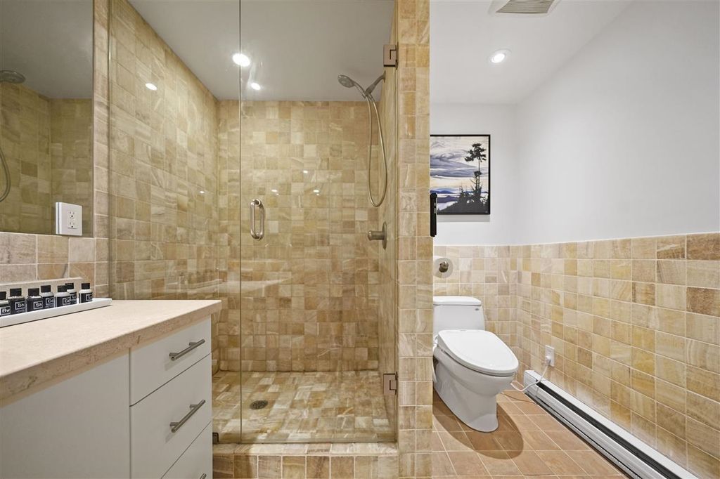 listing image 1100443472799293884