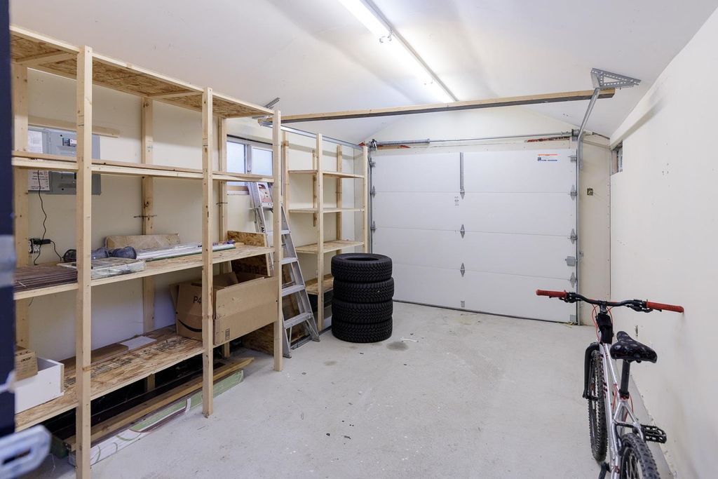 listing image 1104154229205797114