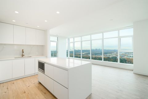 720 Farrow Street 4007 Coquitlam BC V3J 0P3