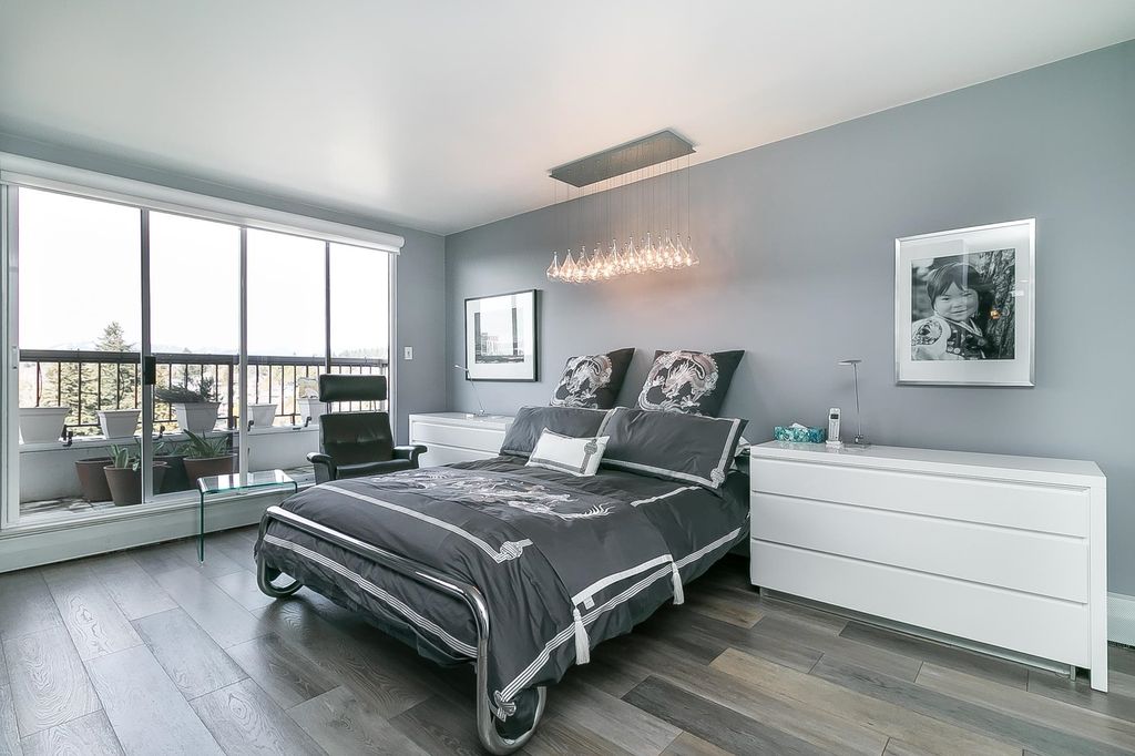 listing image 1106095115467152160